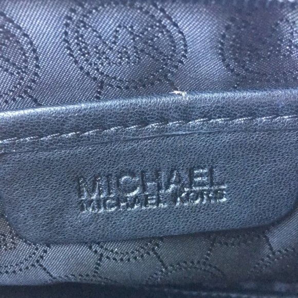 Michael Kors Leather Pleated Clutch Bag - Picture 6 of 9